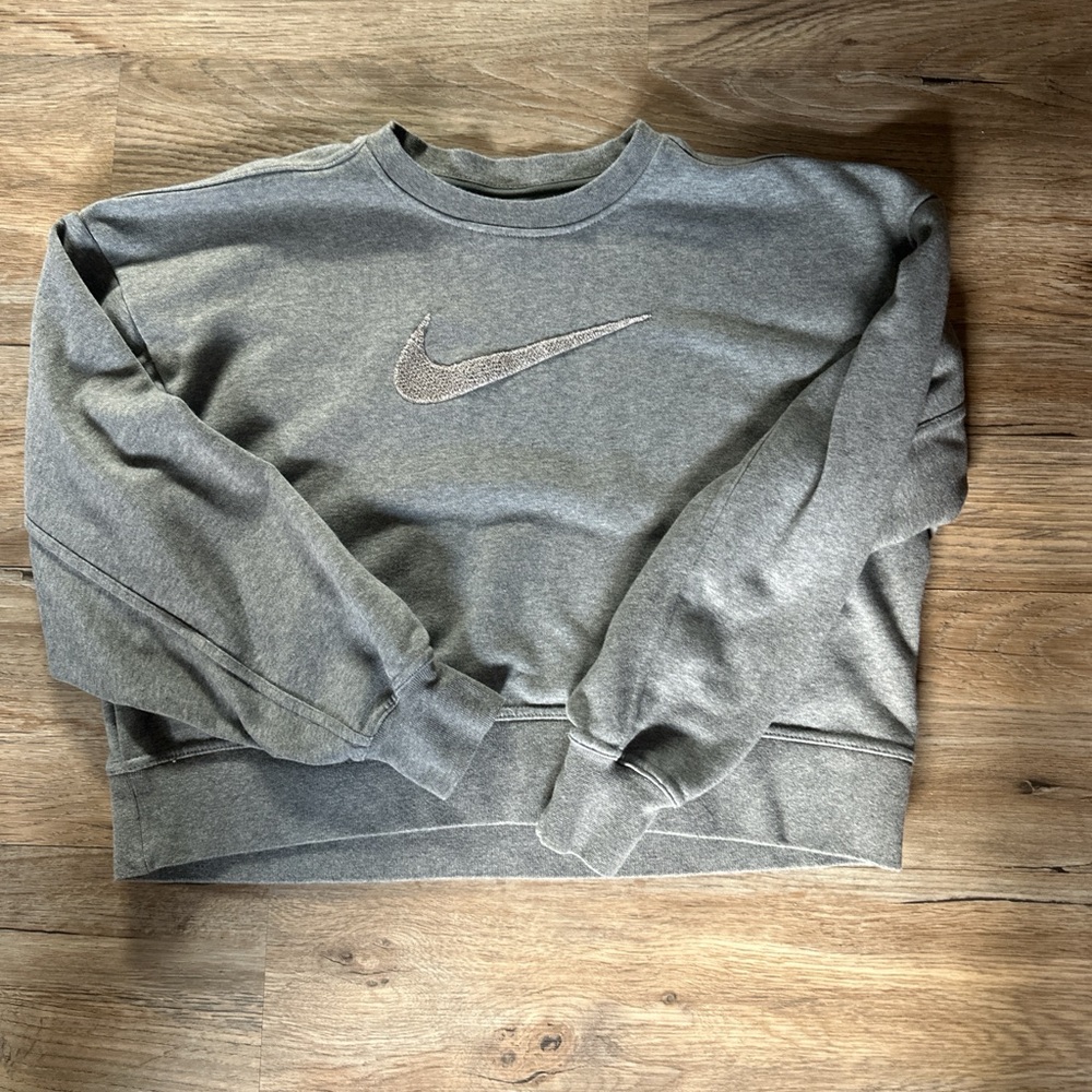 Gray Nike Cropped XS Crew Neck